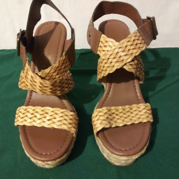 Montero Bay Tan wedge sandal - Picture 2 of 5